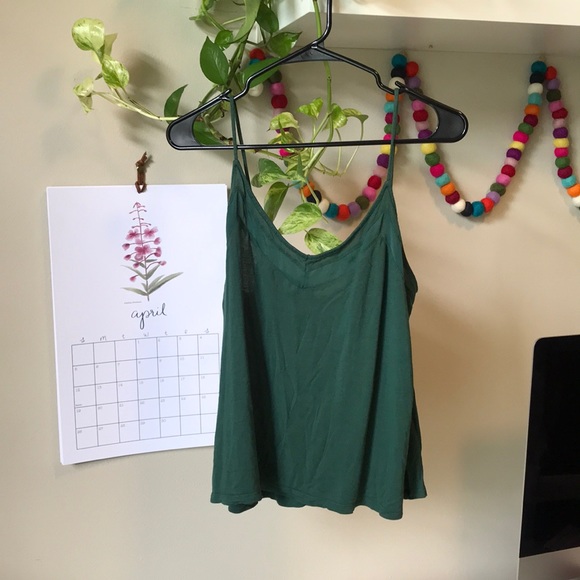 Green tank - Picture 1 of 2